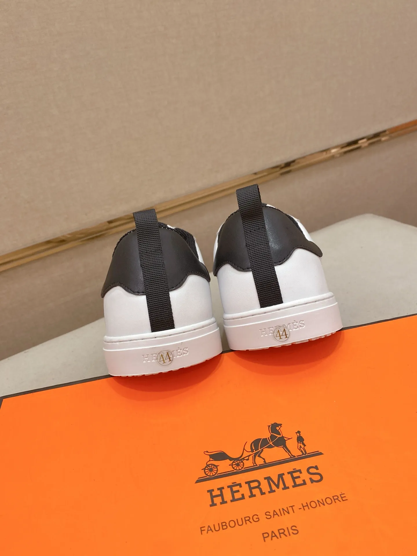 Men's clothing and shoes💰: 400💰Couple model💏"HERMES"【Classic original single version】Hermès; top 🔝purchasing agent🔍🔍latest 🇺🇸 counter sale simultaneously, original version imported from Italy ▲▲ox Leather ▲▲Exquisite workmanship (Italian 🇮🇹Imported water-dyed 🐂cowhide lining) sole: Original sole provided by the original factory, ⚠️exclusive double-layer activity·TPR·rubber·combined molded outsole; Male and female code numbers: 36-44 (can be customized to 45/46, non-refundable)